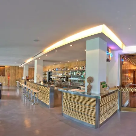 Hotel Bamboo-3